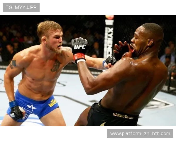 UFC重击震天,让对手头盔飞出场外的惊天一击 UFC重击震天,让对手头盔飞出场外的惊天一击