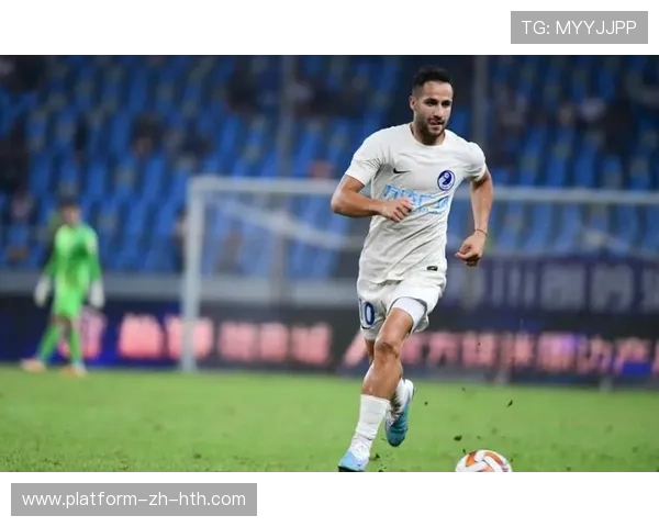 大连英博林良铭禁区劲射，球队锁定胜局