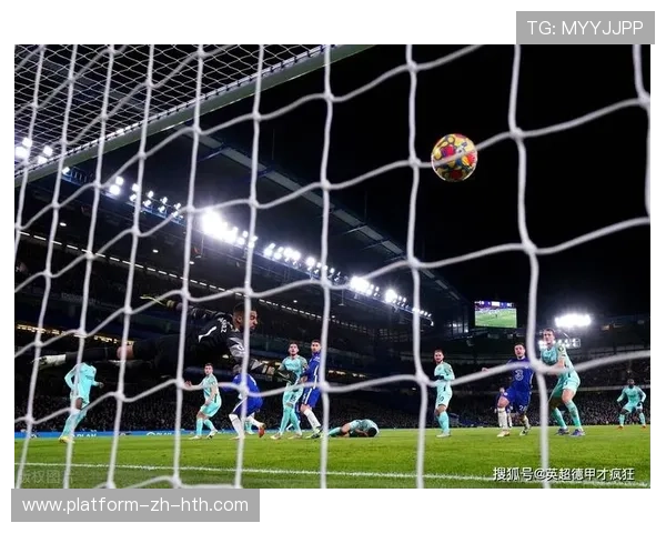 卢卡库远射打穿防守,强力一击改写局势 卢卡库远射打穿防守,强力一击改写局势